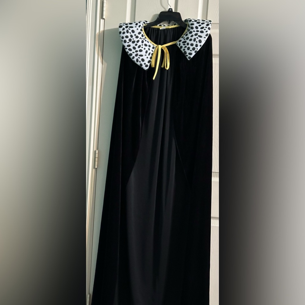 Costume Cape Size Large with White and Black Neck and Yellow Tie